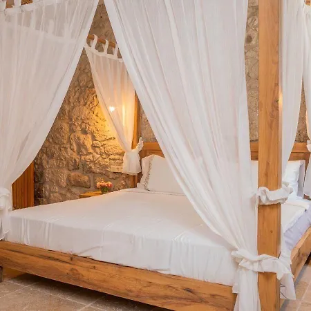 Hotel Alba Alaçatı *